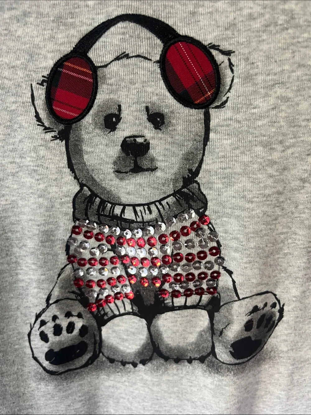 Karen Scott Cream Heather Long-Sleeve Tee with Red-Accented Dog Graphic
